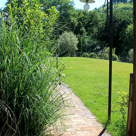 בית חווה Agriturismo Podere Dei Sassi *