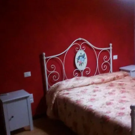 Agriturismo Podere Dei Sassi בית חווה *